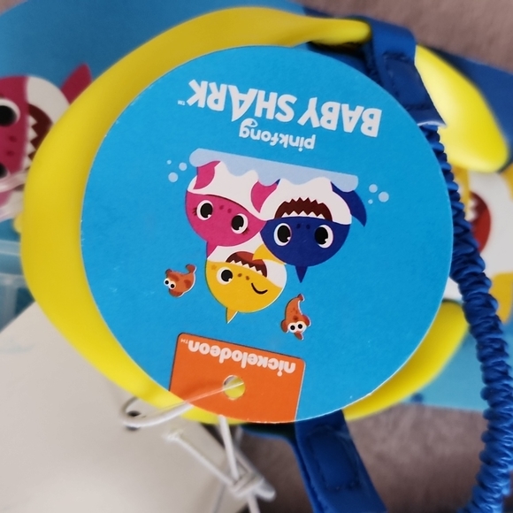 Toddler boy Baby Shark Flip Flops Brand New - Picture 5 of 10